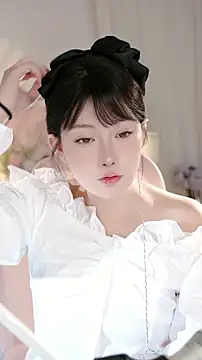 Dou-Dou-er online show from 23, 10, 2025