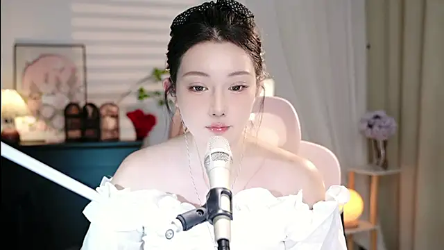 Dou-Dou-er online show from 13, 10, 2025