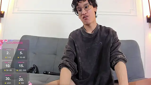 Snapshot of Cum_hunters chatting on 18, 6, 2026 Cum hunters online show from 18, 6, 2026