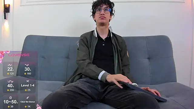 Snapshot of Cum_hunters chatting on 25, 6, 2026 Cum hunters online show from 25, 6, 2026