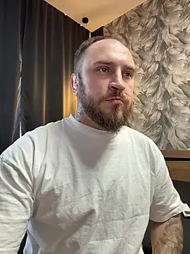 Snapshot of _XxX-XxX_ chatting on 28, 11, 2025 XxX-XxX online show from 28, 11, 2025