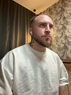 Snapshot of _XxX-XxX_ chatting on 1, 11, 2025 XxX-XxX online show from 1, 11, 2025