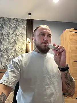 Snapshot of _XxX-XxX_ chatting on 21, 10, 2025 XxX-XxX online show from 21, 10, 2025