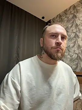 Snapshot of _XxX-XxX_ chatting on 7, 11, 2025 XxX-XxX online show from 7, 11, 2025