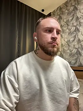 Snapshot of _XxX-XxX_ chatting on 9, 10, 2025 XxX-XxX online show from 9, 10, 2025