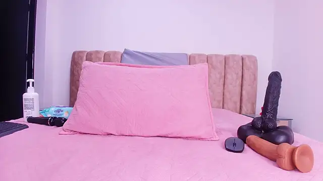 Auroraa miller online show from 27, 11, 2025