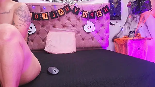 Auroraa miller online show from 23, 10, 2025