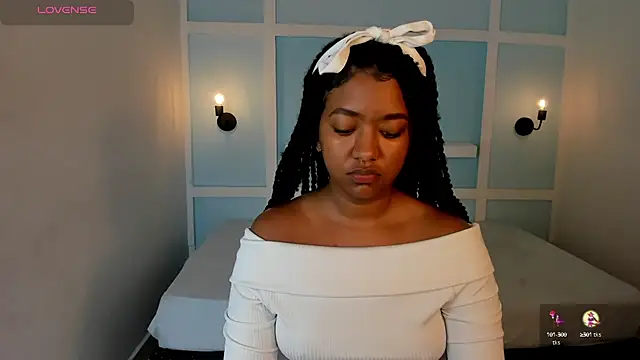 AishaHil online show from 20, 1, 2025