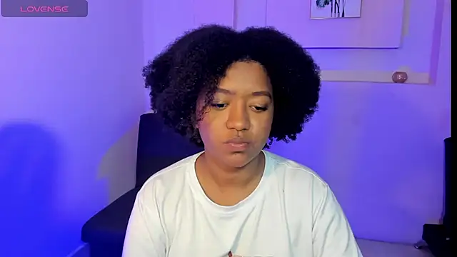 AishaHil online show from 7, 2, 2025