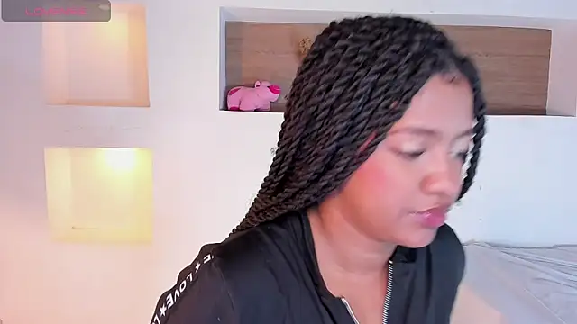 AishaHil online show from 23, 1, 2025