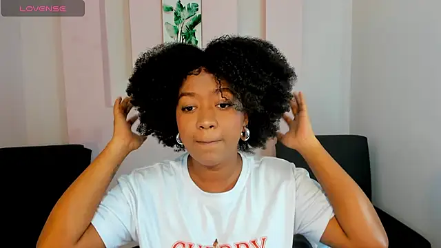 AishaHil online show from 28, 1, 2025