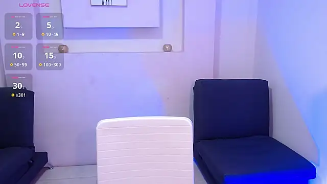 AishaHil online show from 11, 2, 2025