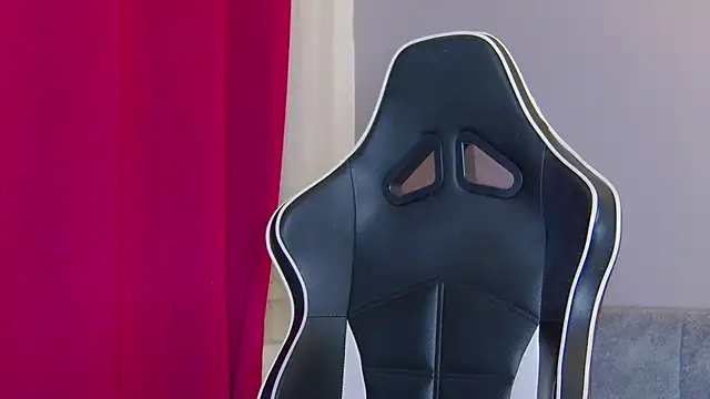 Eva Lovvia  online show from 11, 2, 2025