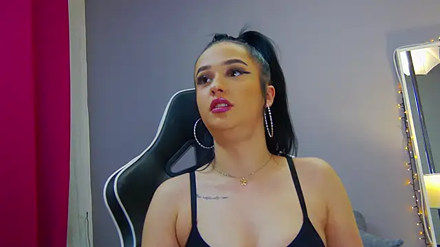 Eva Lovvia  online show from 20, 2, 2025