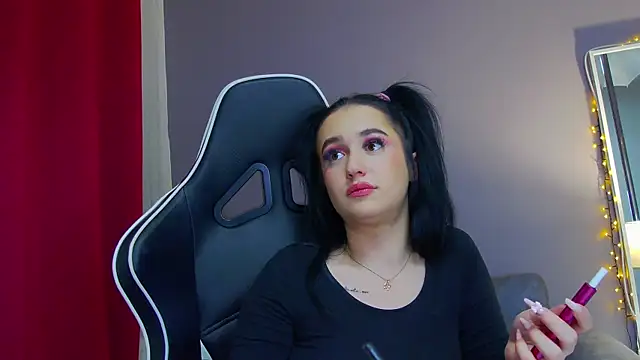 Eva Lovvia  online show from 19, 2, 2025