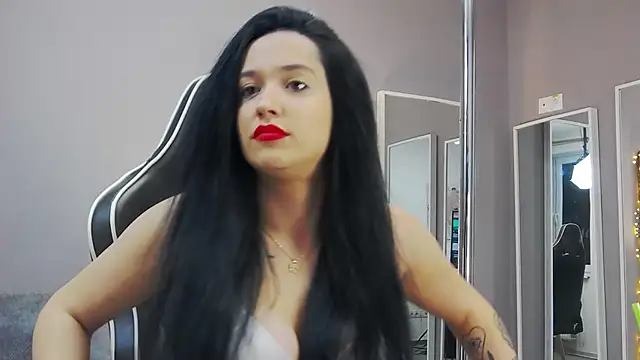 Eva Lovvia  online show from 27, 1, 2025