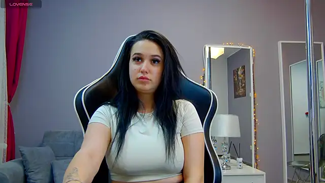 Eva Lovvia  online show from 20, 3, 2025