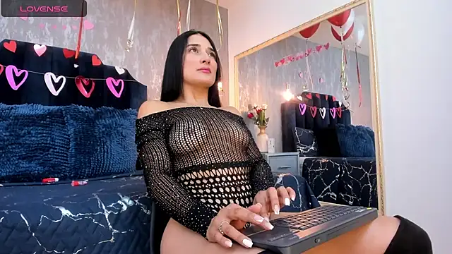 Isis ariany  online show from 25, 2, 2025