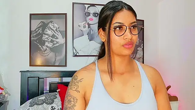 loretahorny online show from 18, 2, 2026