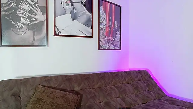 loretahorny online show from 9, 2, 2026