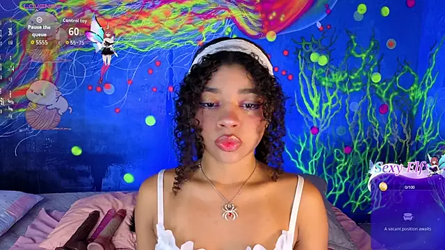 lucie petite online show from 13, 2, 2026