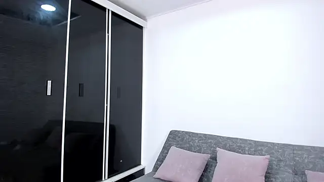 Alondra Cutie online show from 8, 11, 2025