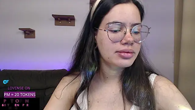 Snapshot of crystalll_room chatting on 6, 11, 2025 crystalll room online show from 6, 11, 2025