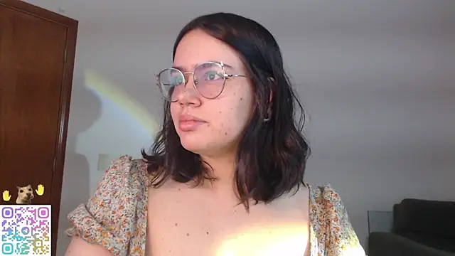 crystalll room online show from 16, 7, 2026