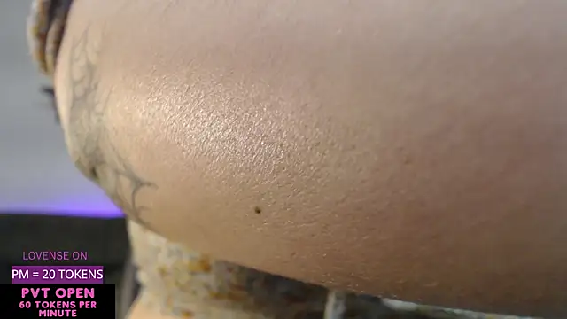 crystalll room online show from 8, 4, 2026