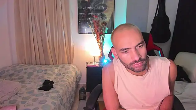 Snapshot of darkdesire_01 chatting on 19, 1, 2025 darkdesire 01 online show from 19, 1, 2025