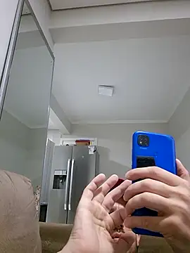 Snapshot of uberdot chatting on 18, 10, 2025 uberdot online show from 18, 10, 2025