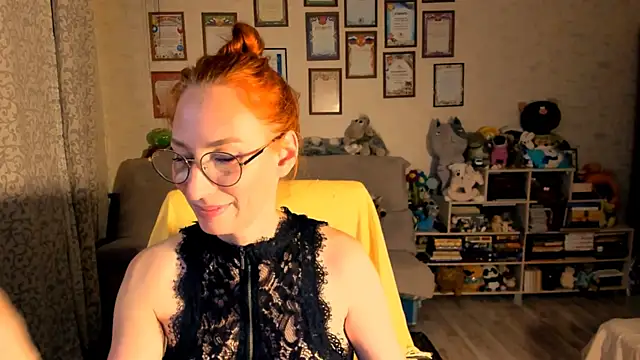 red rocco online show from 7, 10, 2025