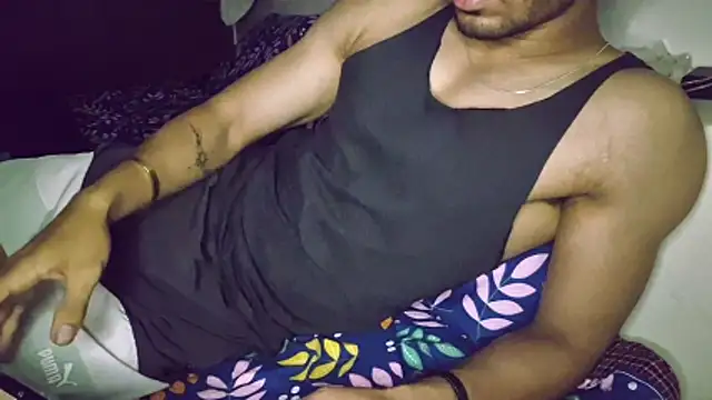 hot hunk boy online show from 16, 11, 2025