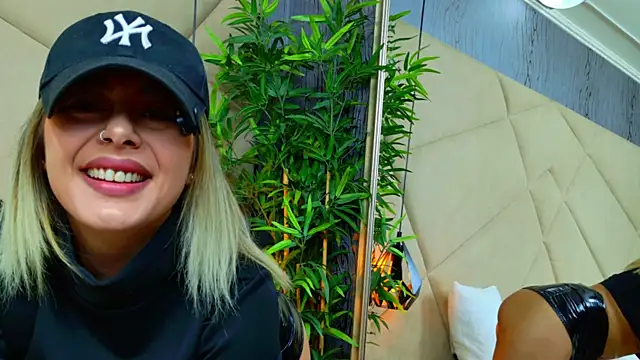 ChloeFrost online show from 12, 6, 2026