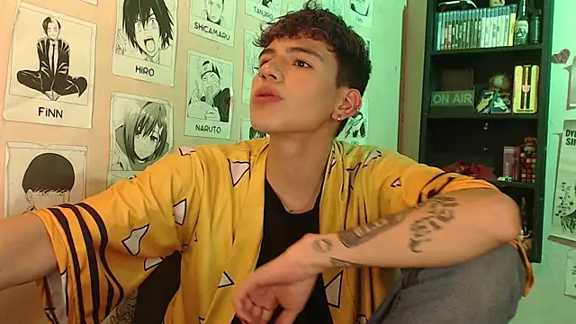 Snapshot of Mickey_Magic chatting on 18, 2, 2025 Mickey Magic online show from 18, 2, 2025