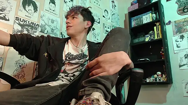 Snapshot of Mickey_Magic chatting on 1, 3, 2025 Mickey Magic online show from 1, 3, 2025