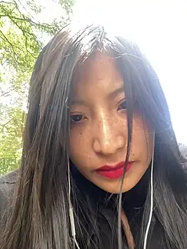 hannah howeell   online show from 26, 2, 2025