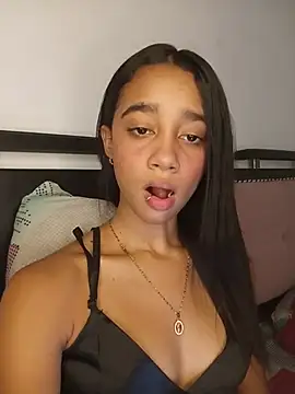 Snapshot of Zoe_Sweett18 chatting on 8, 7, 2026 Zoe Sweett18 online show from 8, 7, 2026