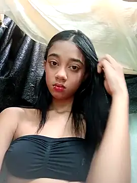Snapshot of Zoe_Sweett18 chatting on 8, 3, 2025 Zoe Sweett18 online show from 8, 3, 2025