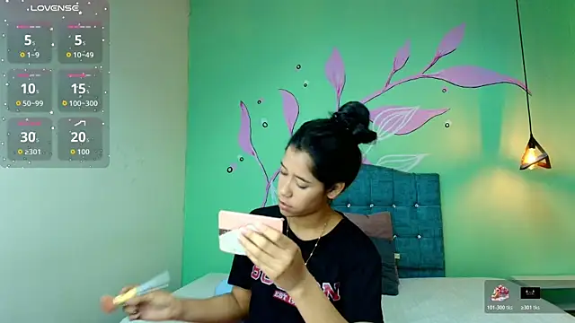 Connie Bell online show from 17, 10, 2025