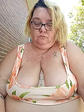Snapshot of diosacurvy1984 chatting on 10, 7, 2026 diosacurvy1984 online show from 10, 7, 2026