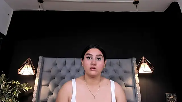 AlexaMora  online show from 30, 9, 2025