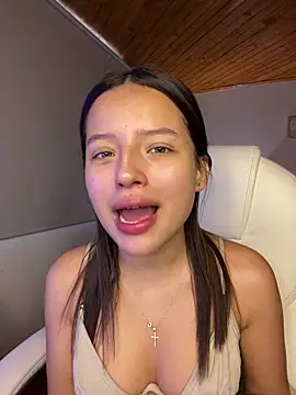 Snapshot of Sofia18_pinkk chatting on 27, 11, 2025 Sofia18 pinkk online show from 27, 11, 2025