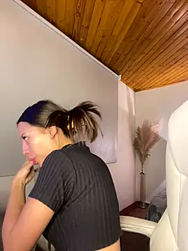 Sofia18 pinkk online show from 17, 12, 2025