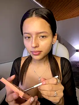 Snapshot of Sofia18_pinkk chatting on 24, 11, 2025 Sofia18 pinkk online show from 24, 11, 2025