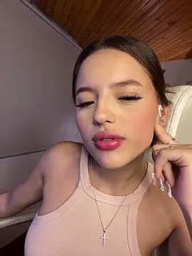 Snapshot of Sofia18_pinkk chatting on 7, 10, 2025 Sofia18 pinkk online show from 7, 10, 2025