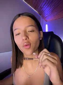 Sofia18 pinkk online show from 13, 5, 2026
