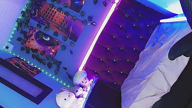 Arlet Zenere online show from 8, 2, 2025