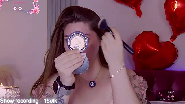 KiraBarlows online show from 10, 4, 2026