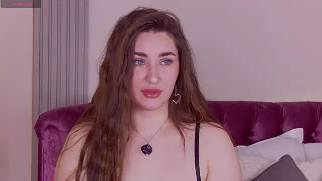 Snapshot of KiraBarlows chatting on 18, 5, 2026 KiraBarlows online show from 18, 5, 2026